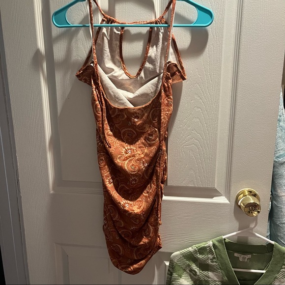 Patterned halter dress - Picture 3 of 4